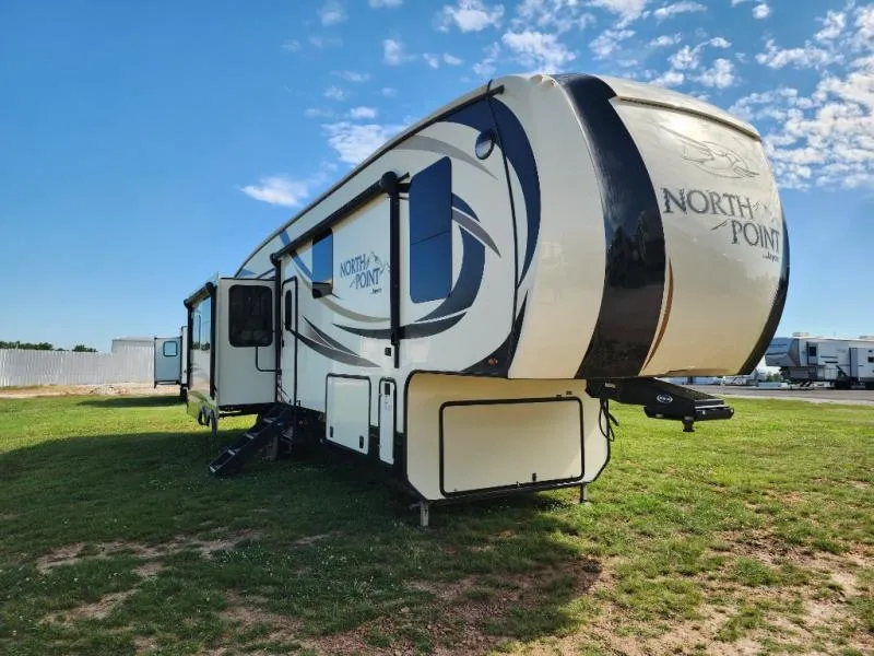 2017 Jayco North Point 315RLTS - Main photo