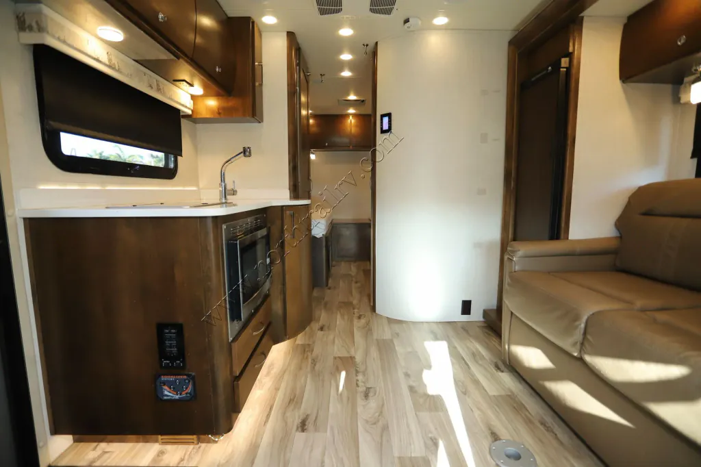 2019 Tiffin Wayfarer 24 TW, Photos photo 3