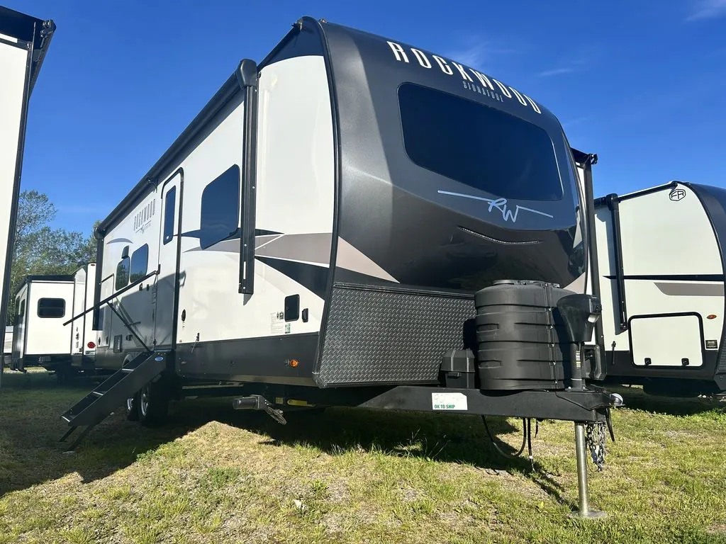 2025 Forest River Rockwood Signature 8265KBS for sale in Middleton