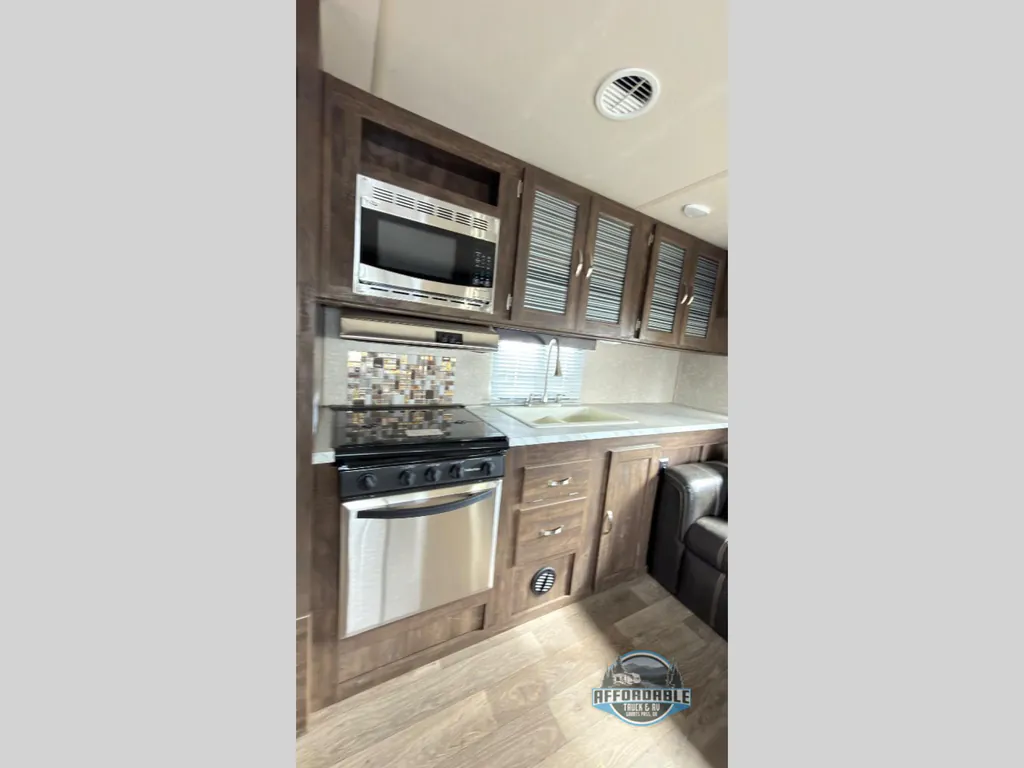 2018 Forest River Vibe Extreme Lite 224RLS, Photos photo 9