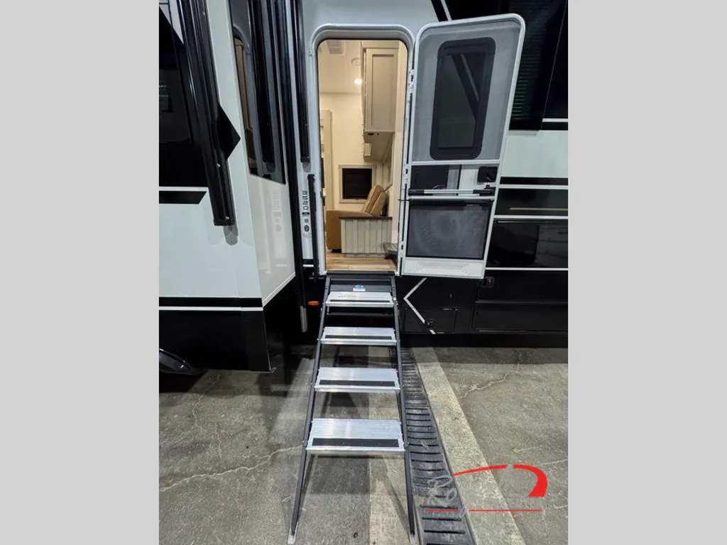 2026 Brinkley Model G 3520, Photos photo 6