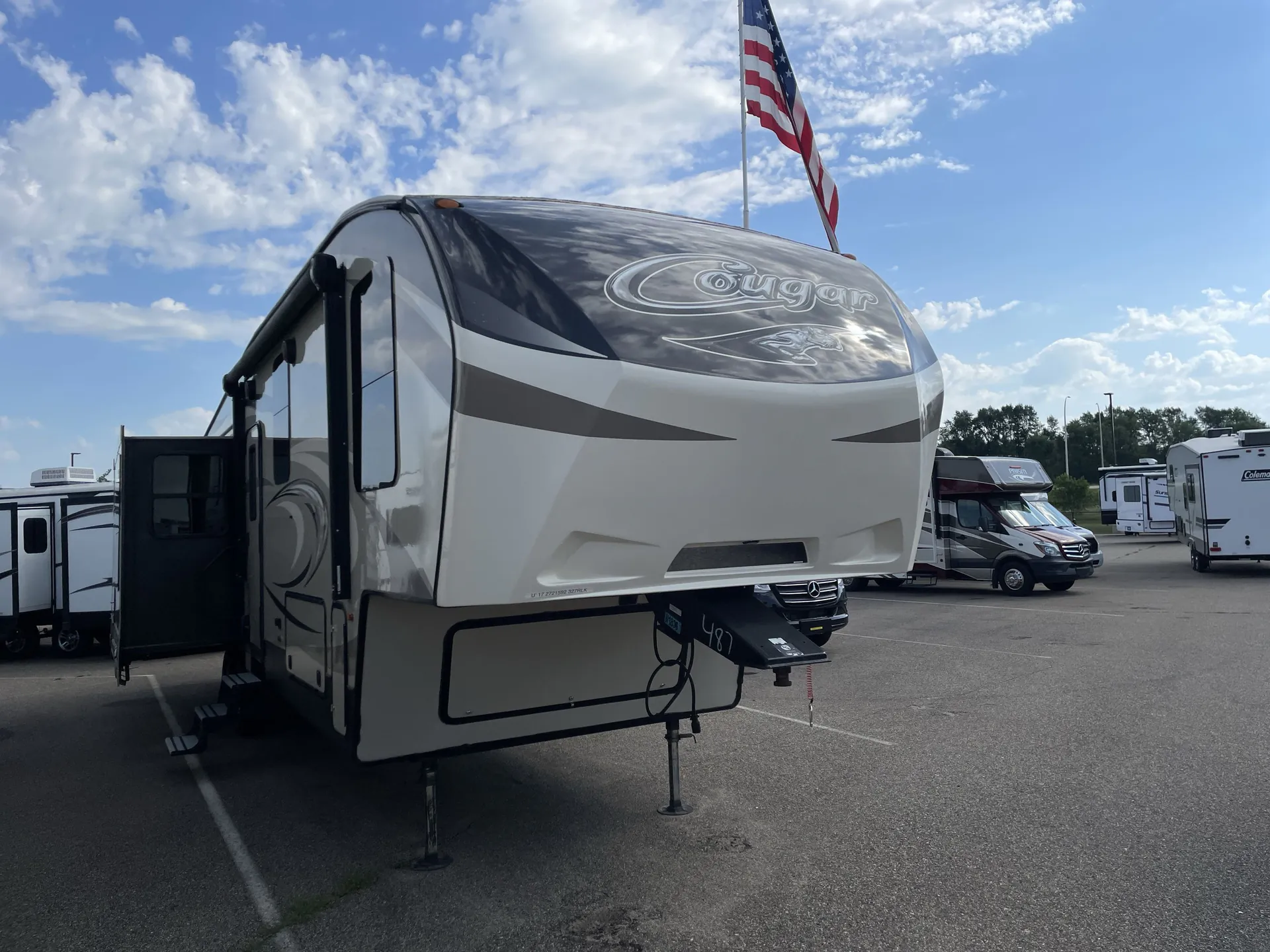 2017 Keystone Cougar 327RLK - Photo 2
