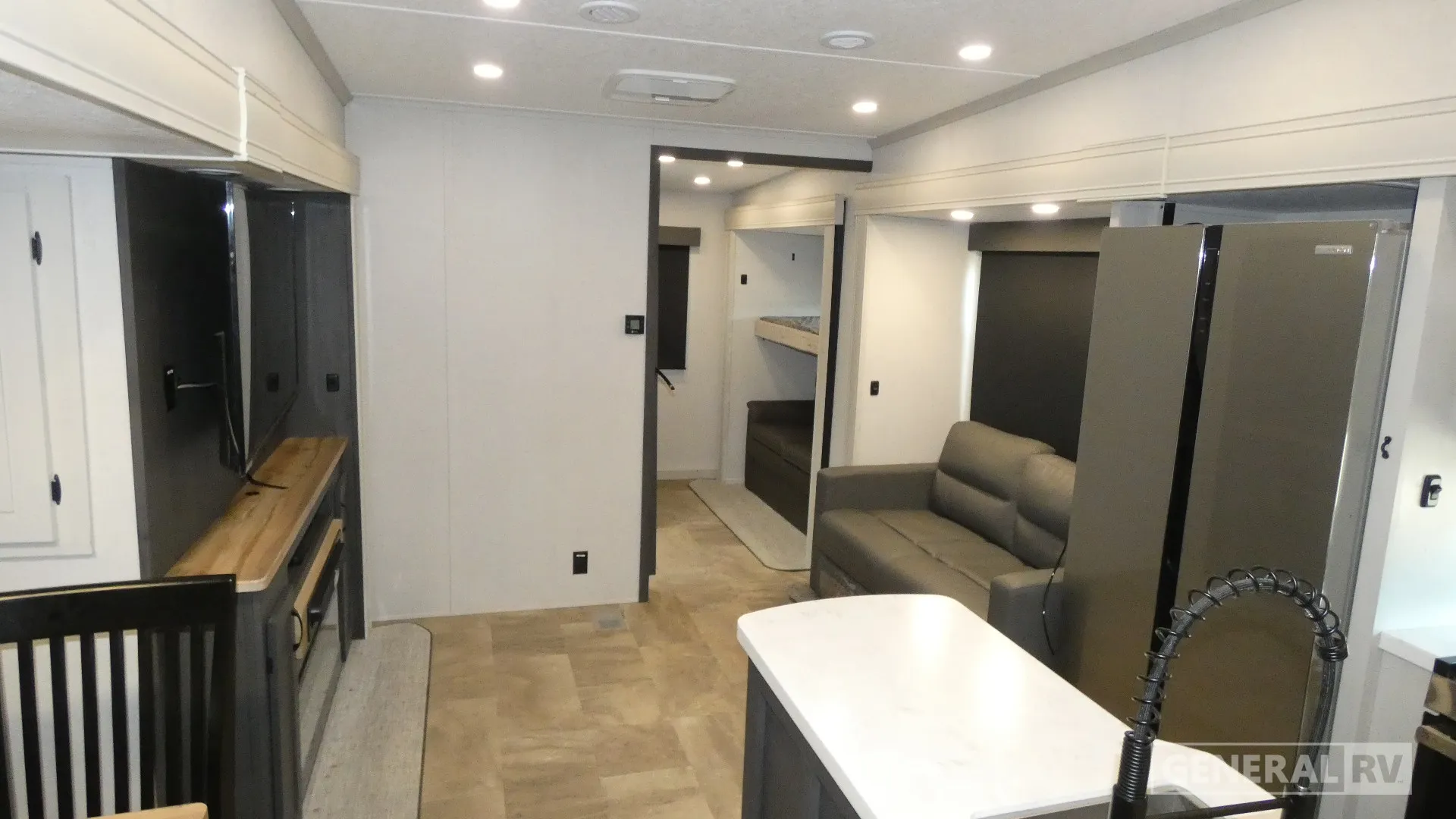 2025 Coachmen Chaparral 373MBRB - Photo 3