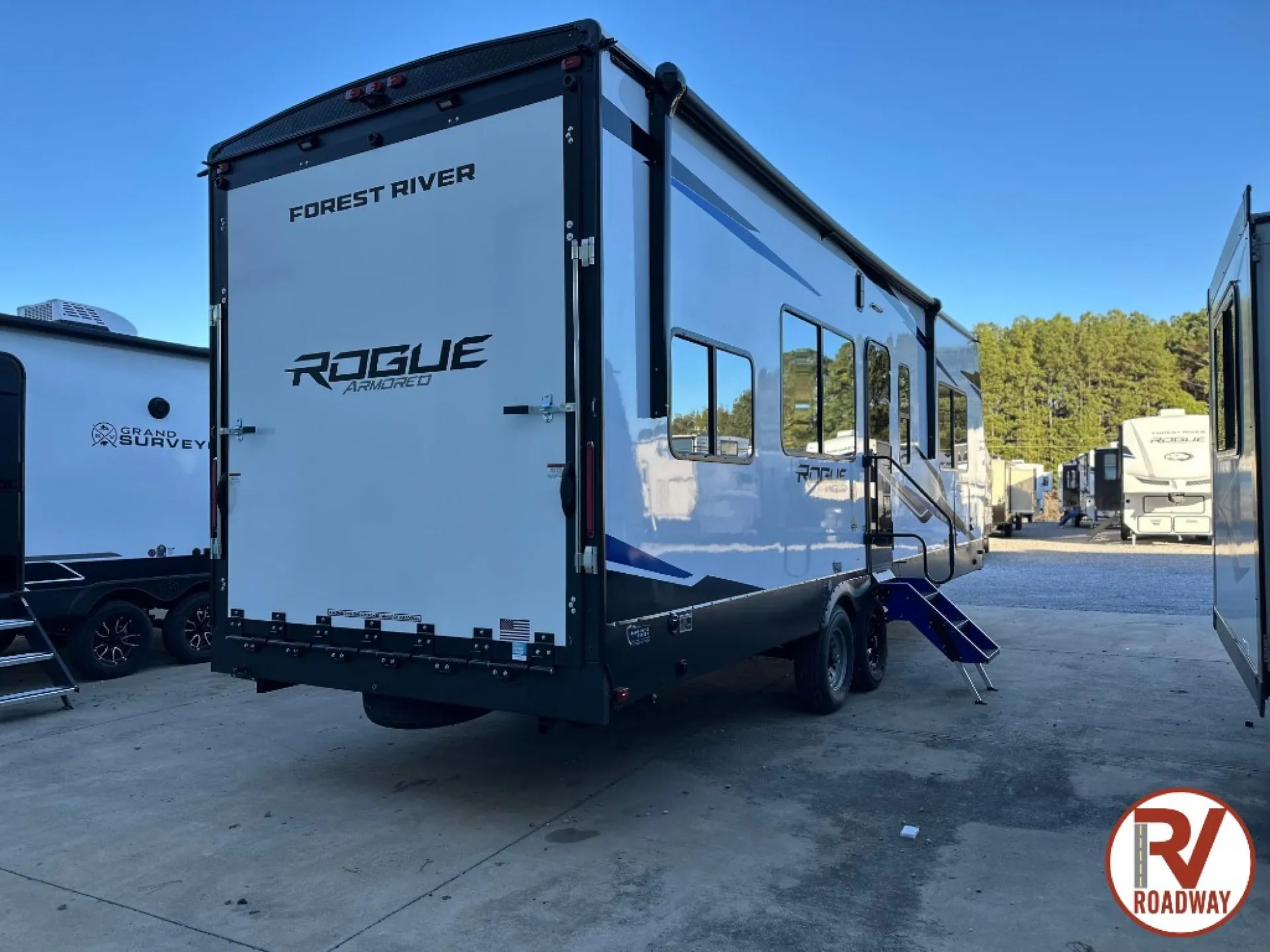 2026 Forest River Vengeance Rogue Armored 25L141 - Photo 3