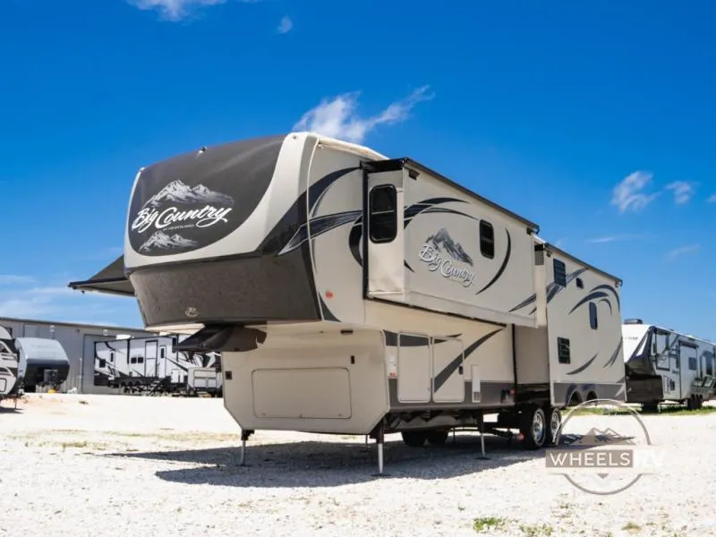 2014 Heartland Big Country 3450TS - Photo 2