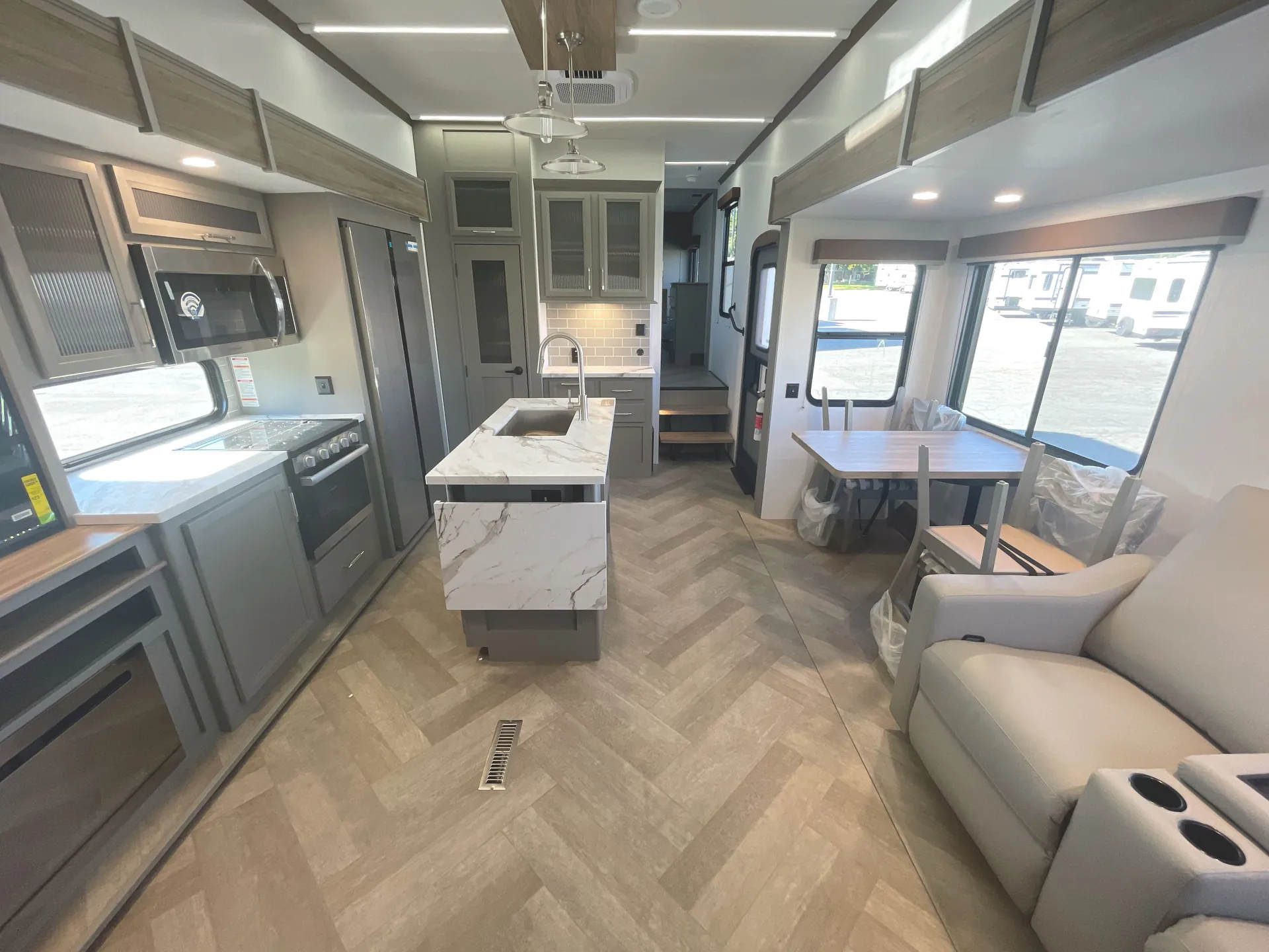2026 Keystone Sprinter 3920DSL — living area main