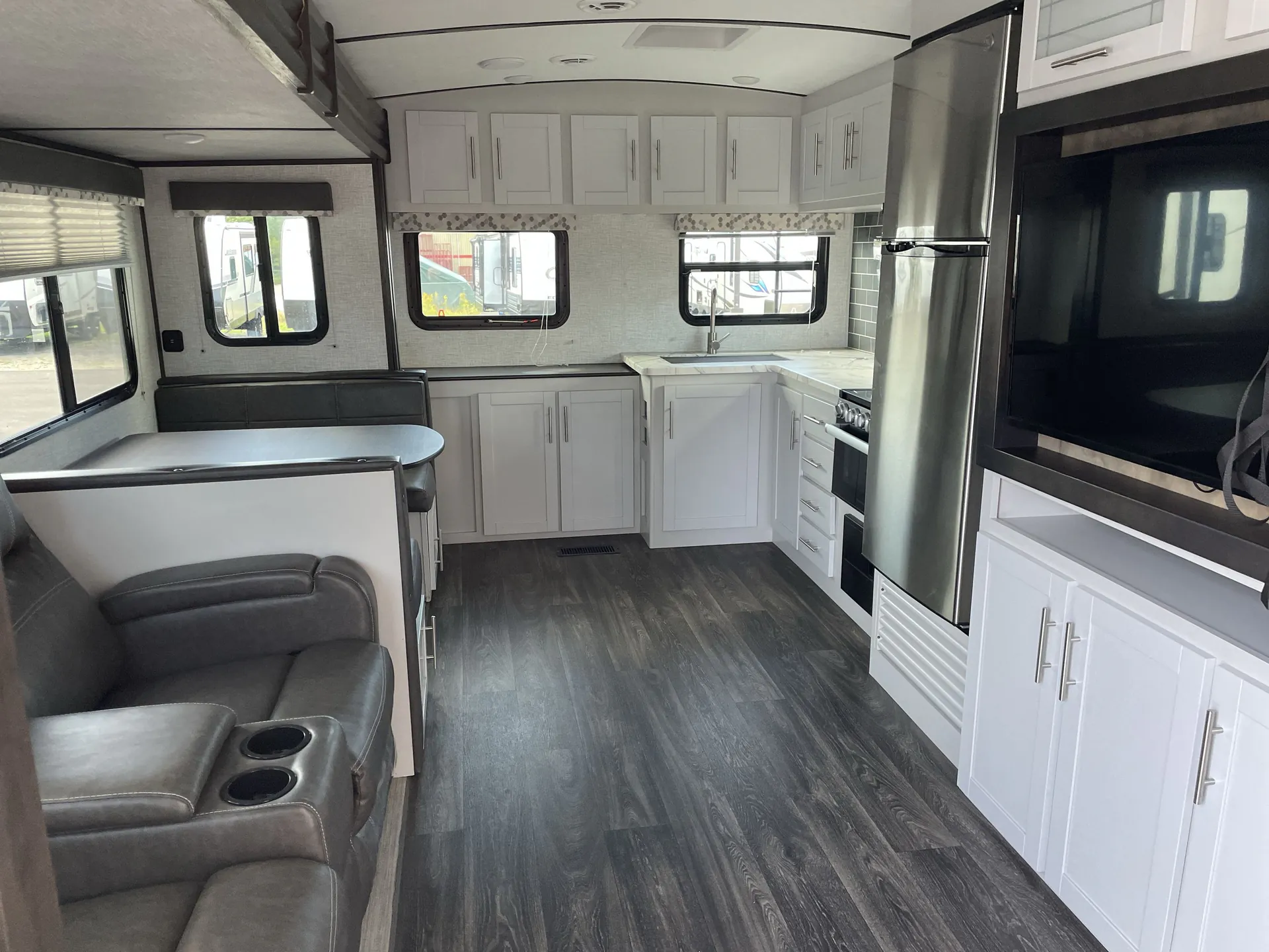 2021 Keystone Bullet 258RKS — living area main