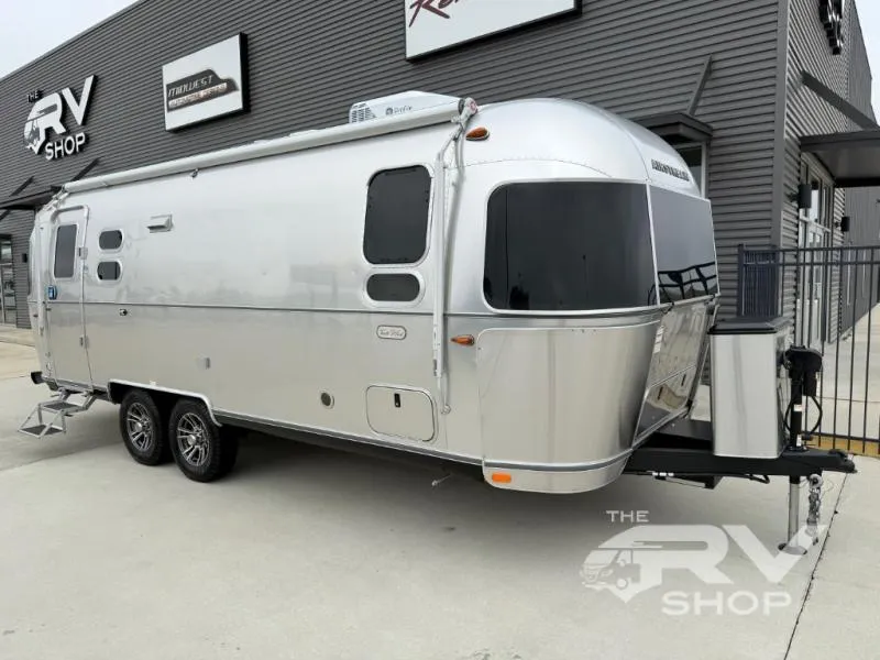 2025 Airstream Trade Wind 25FB - Photo 2