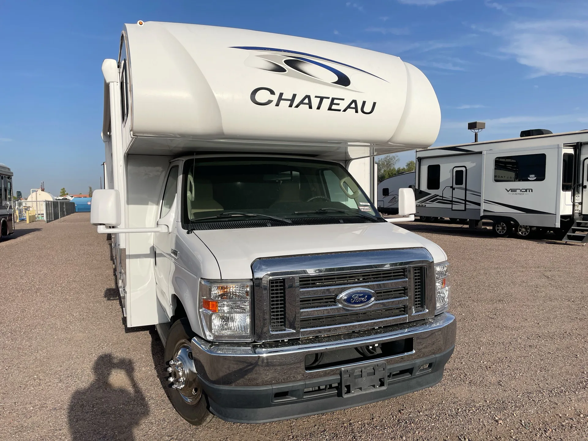 2021 Thor Motor Coach Chateau 31EV - Photo 2