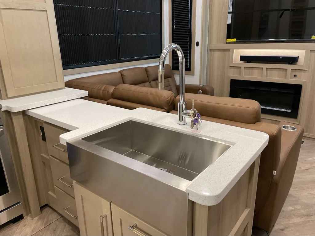 2026 Keystone Raptor 433, Photos photo 8