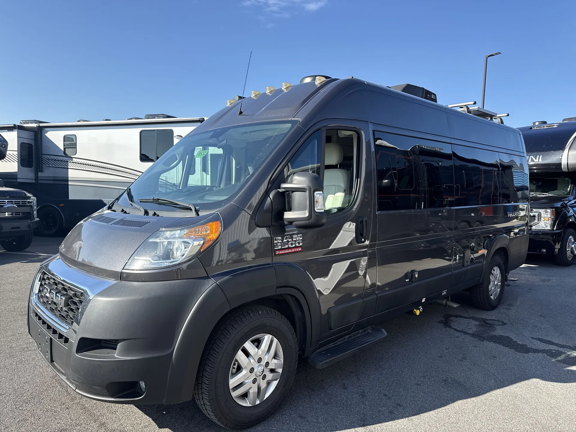 2021 Thor Motor Coach Tellaro 20LT - Photo 2