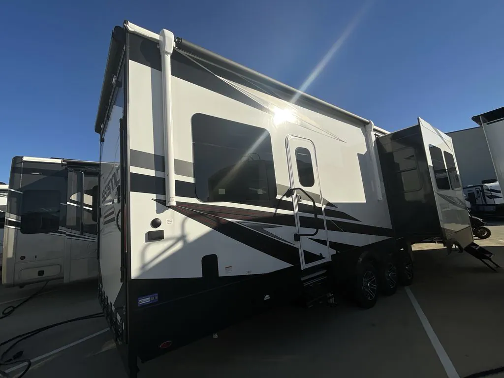 2025 Jayco Seismic Luxury Series 3815 - Photo 3