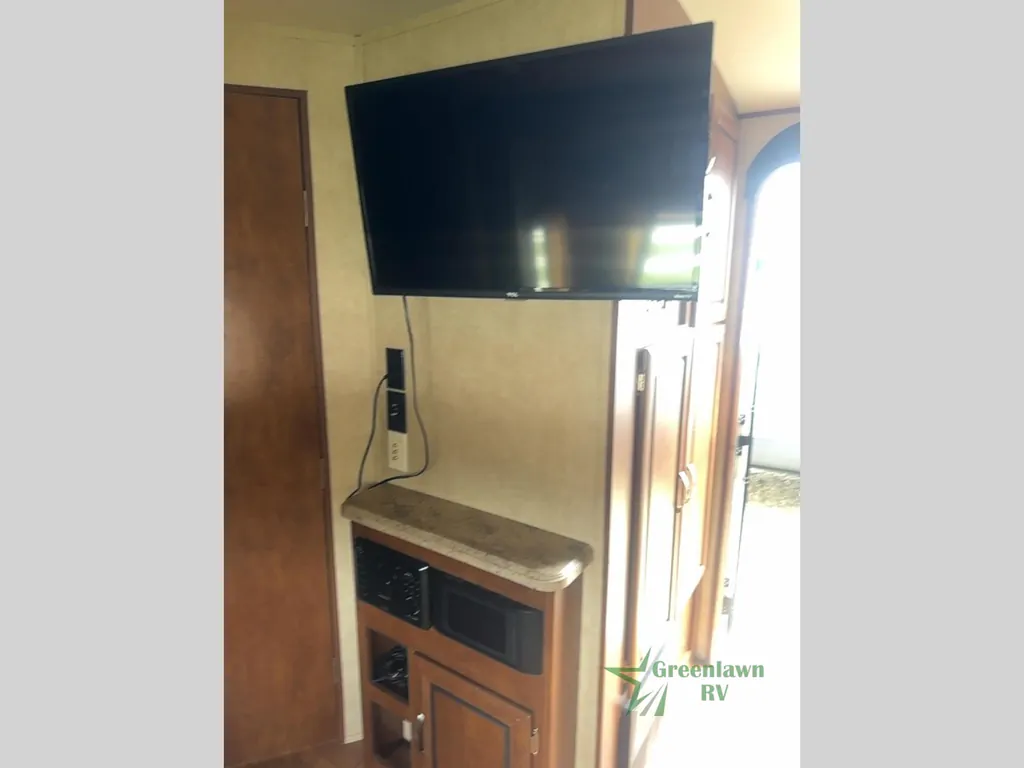 2016 Forest River Vibe 312BHS, Photos photo 25