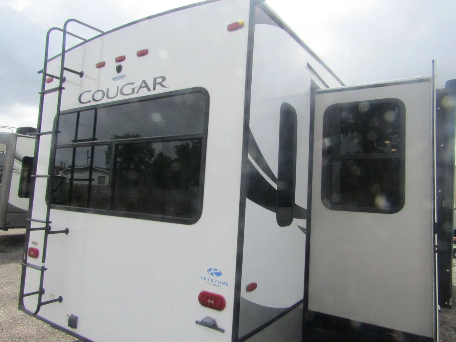 2022 Keystone Cougar 368MBI - Photo 3