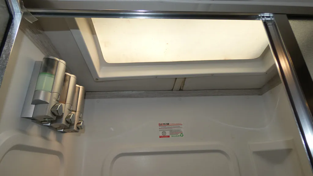 2022 Winnebago Vista 32M, Photos photo 26