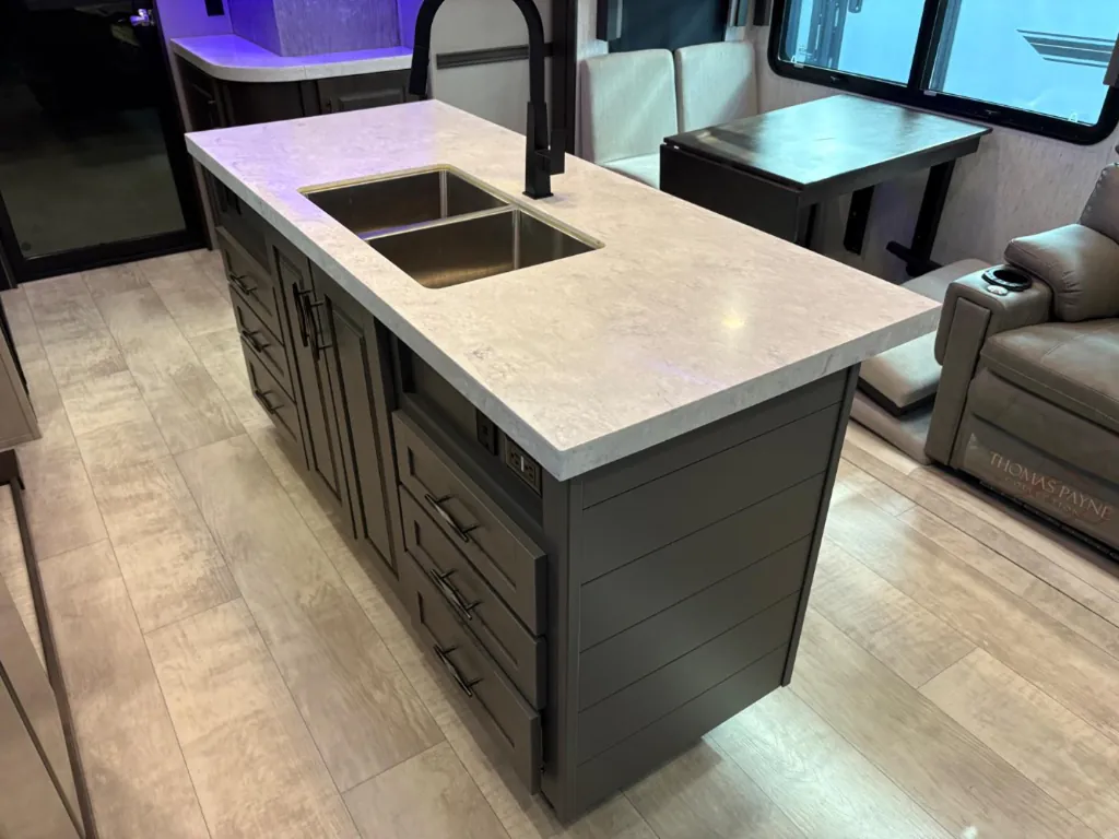 2021 Grand Design Momentum 399TH, Photos photo 12