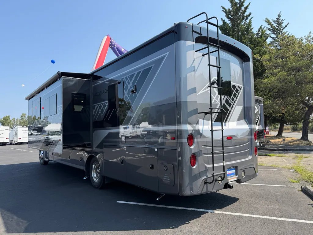 2026 Entegra Coach Accolade 37K, Photos photo 2