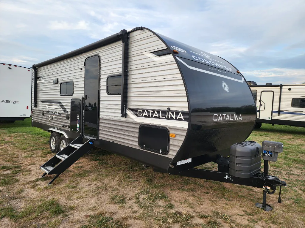 2025 Coachmen Catalina Legacy Edition 243RBS