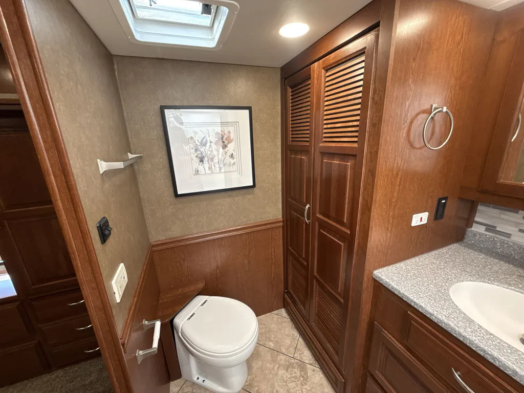 2016 Forest River Berkshire 38A, Photos photo 18