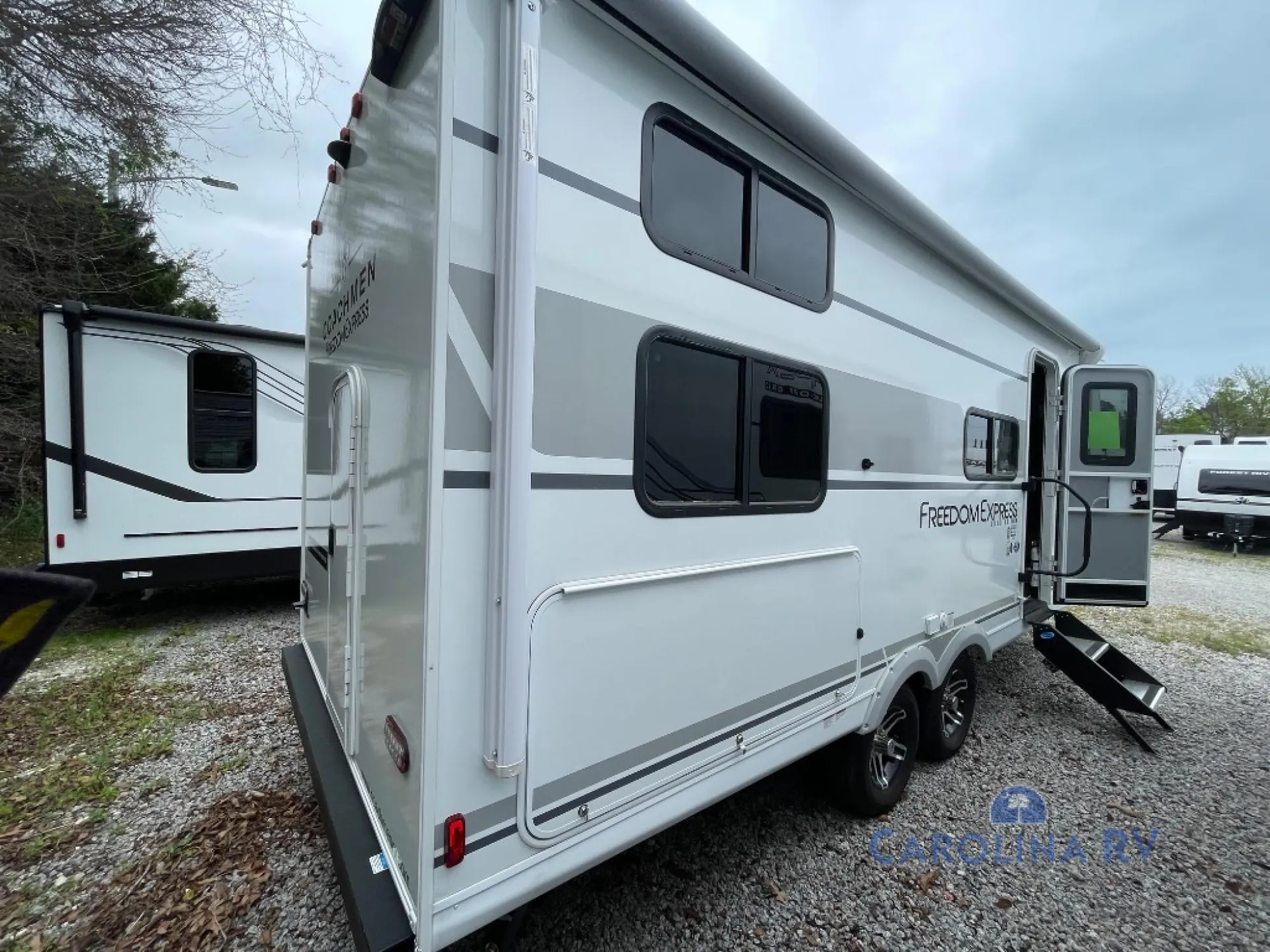 2026 Coachmen Freedom Express Select 21SE - Photo 3