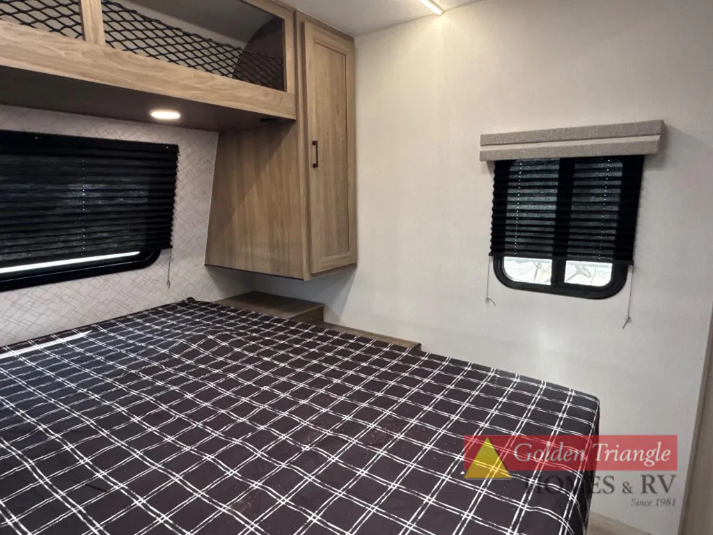 2026 Coachmen Freedom Express Select 30SE, Photos photo 31