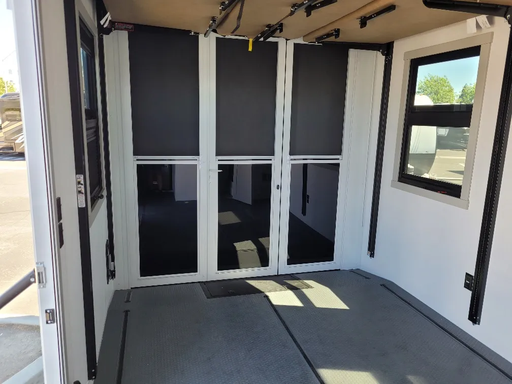 2026 Brinkley Model G 3970, Photos photo 12