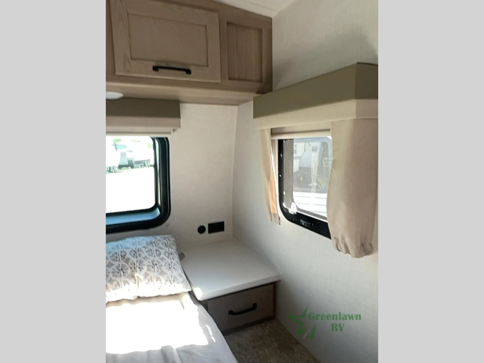 2024 Forest River Flagstaff Super Lite 27BHWS — Photo 6