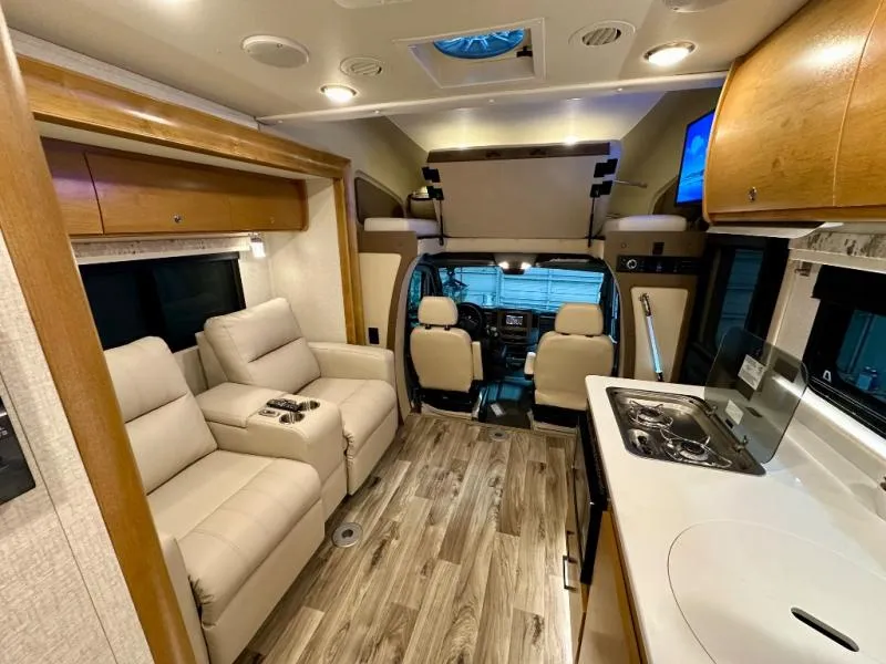 2019 Tiffin Motorhomes Wayfarer Used    25 QW - Photo 4
