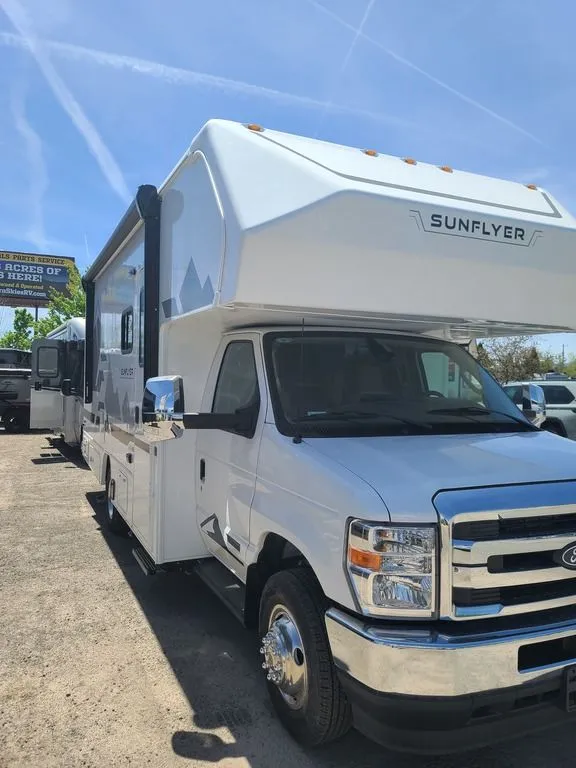 2027 Winnebago SUNFLYER 22RS - Photo 2
