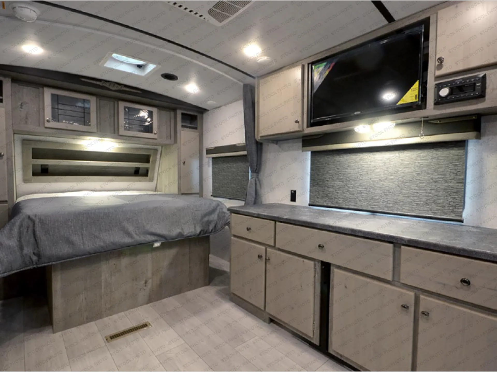 2027 Northwood Nash 24SD - Photo 3