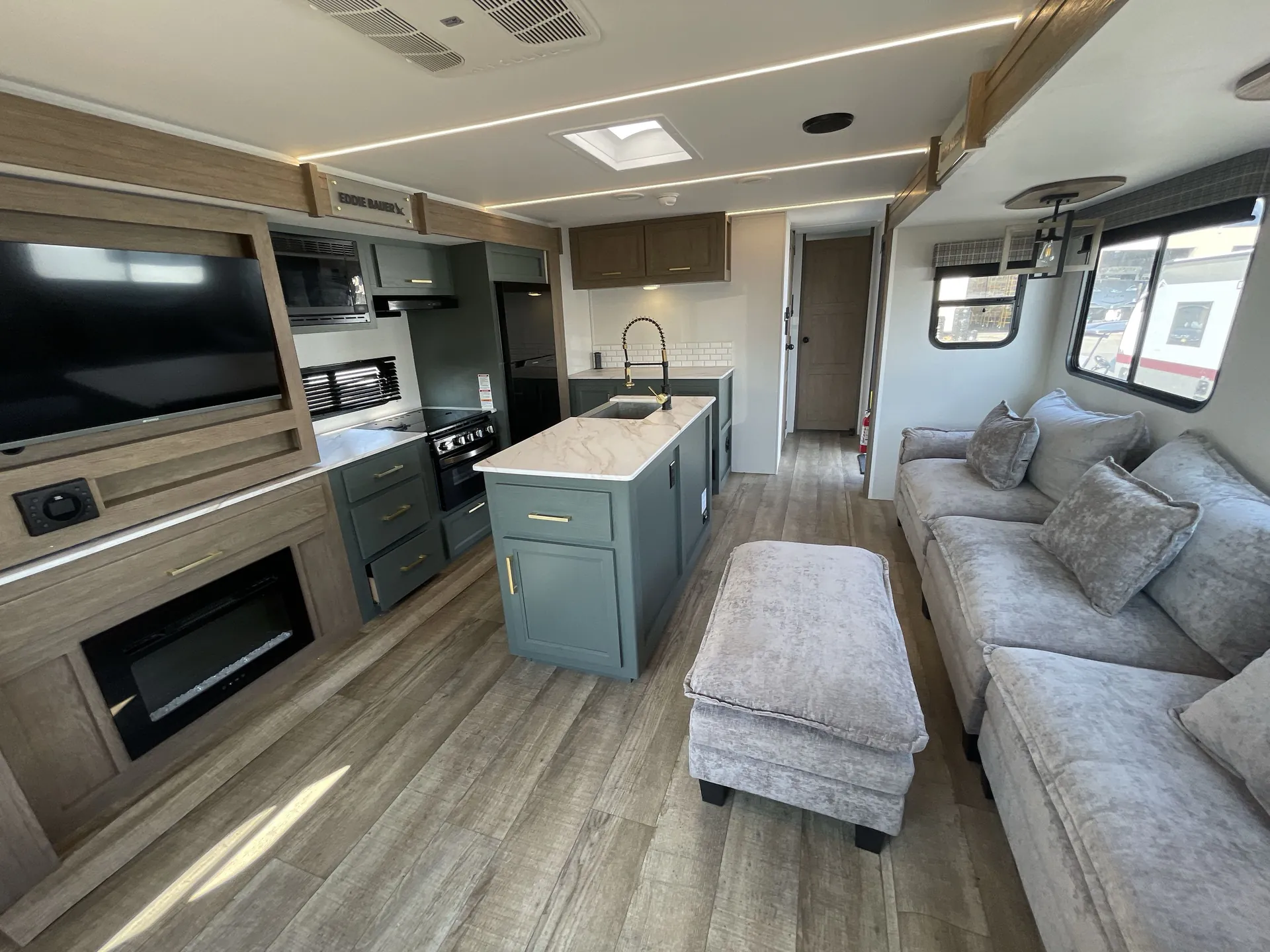 2025 Heartland Eddie Bauer 3311RL — living area main