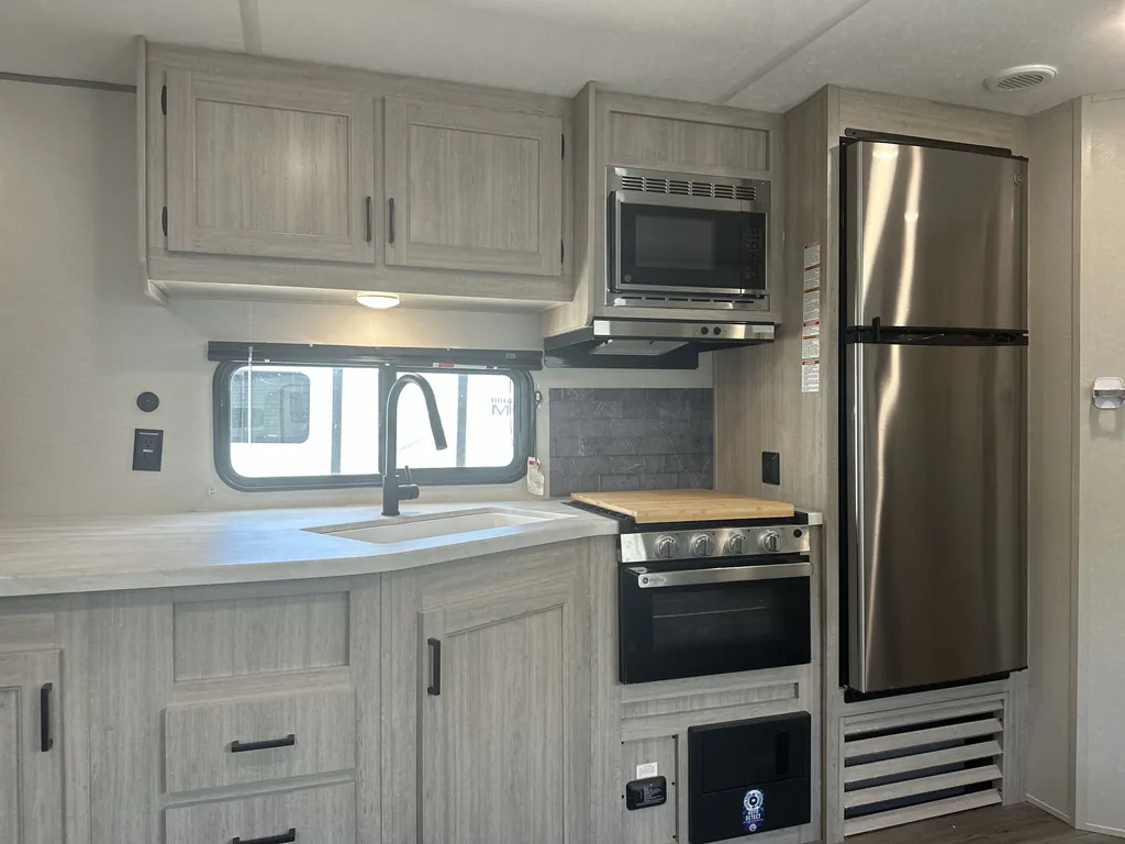 2024 Coachmen Catalina Legacy Edition 243RBS, Photos photo 9