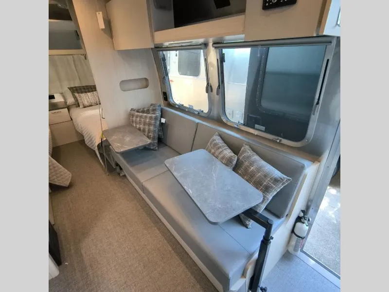 2026 Airstream Flying Cloud 23FB - Photo 4
