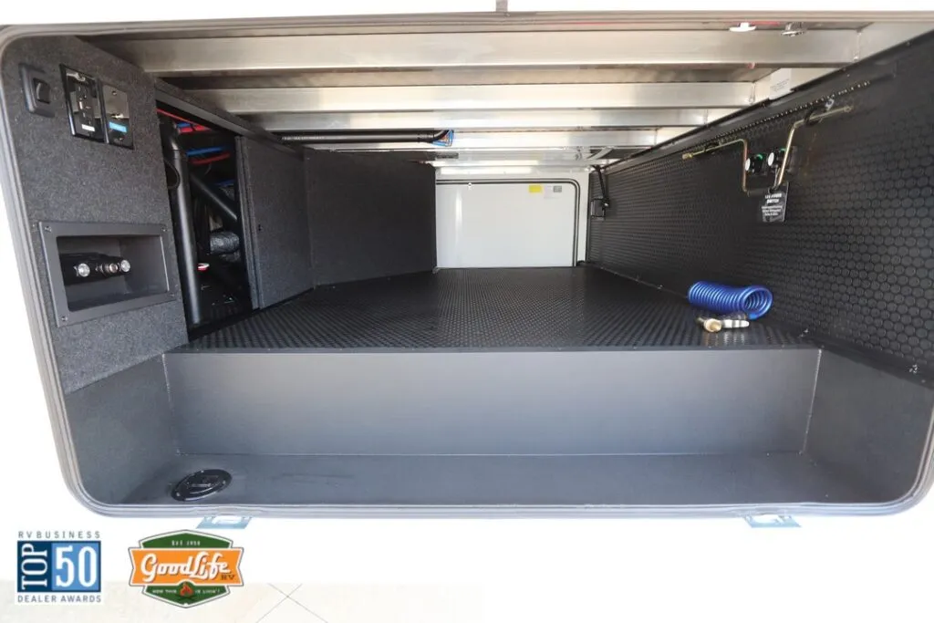 2026 Brinkley Model Z 3515 - Photo 4