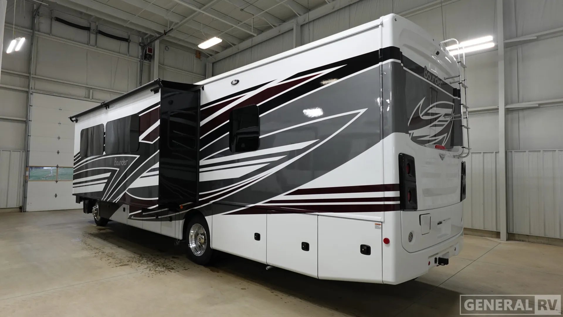 2026 Fleetwood Bounder 35K - Photo 4