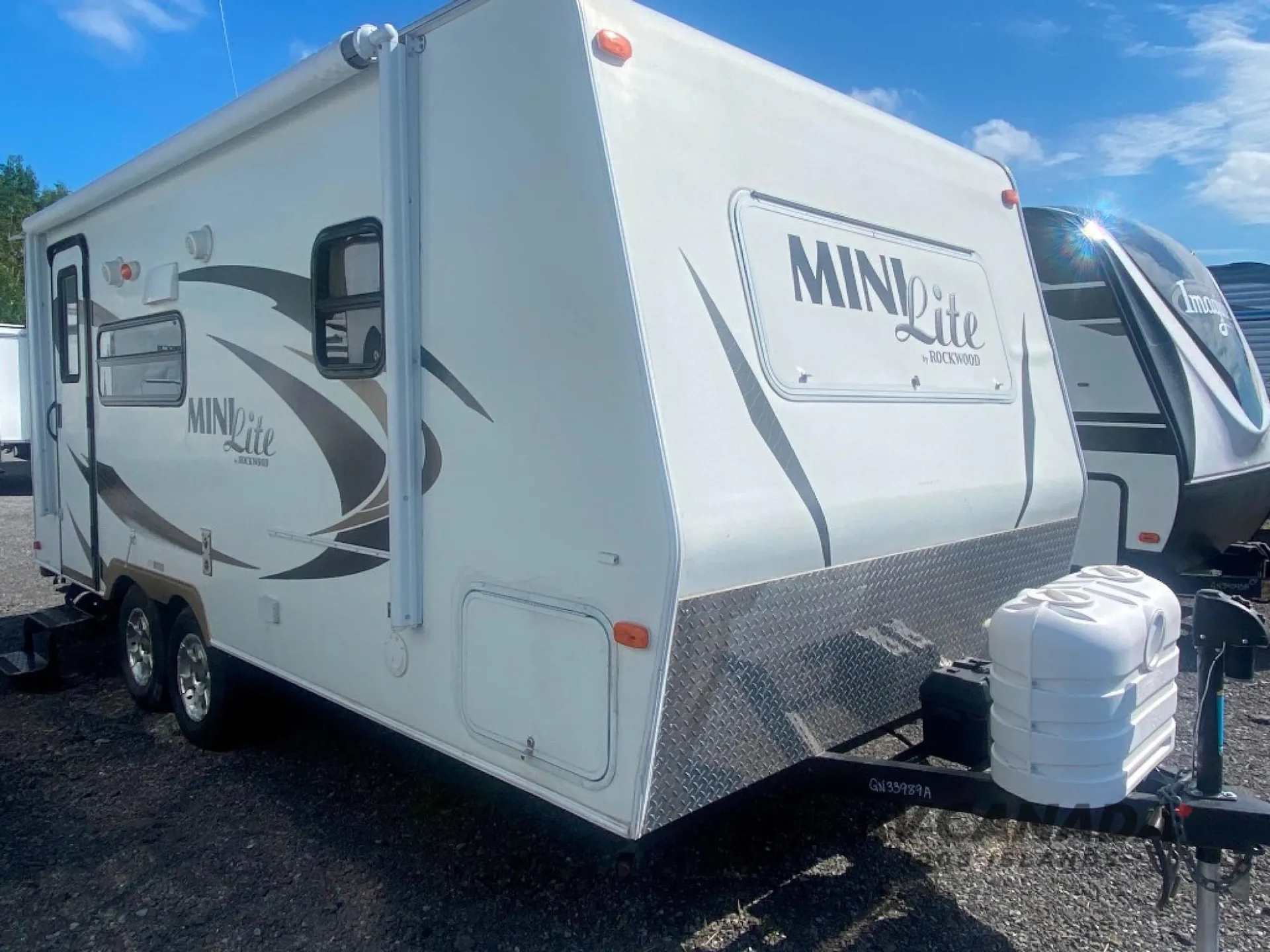 2012 Forest River Rockwood Mini Lite 2109S - Photo 2