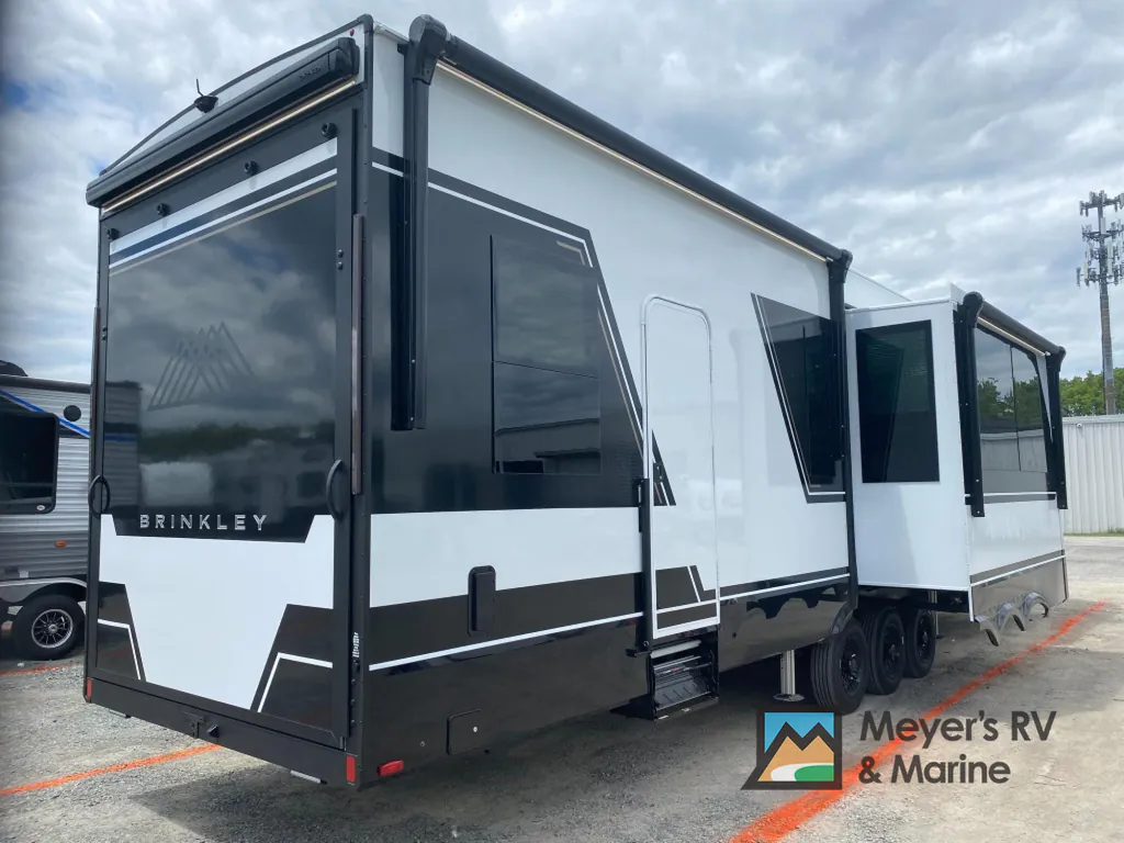 2026 Brinkley Model G 4100, Photos photo 5