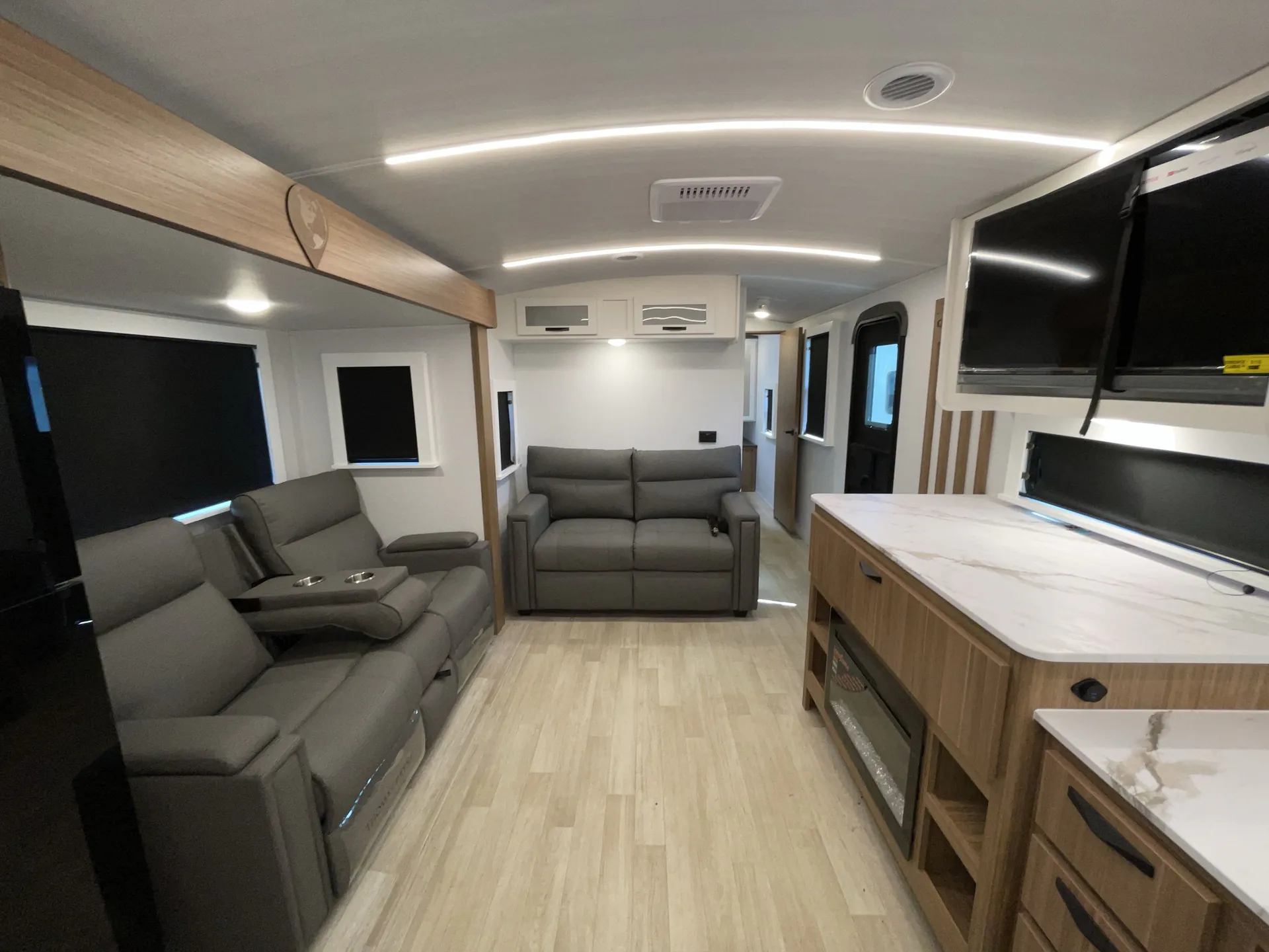 2025 Keystone Passport SL Series 2700RK — living area main