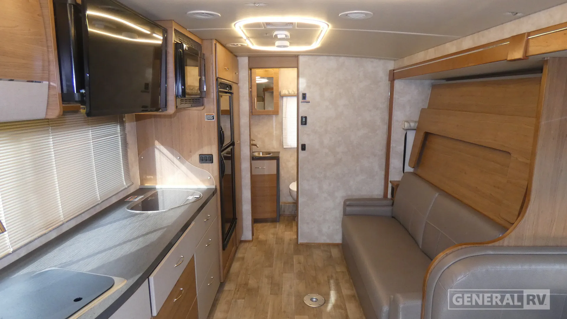 2018 Winnebago Navion 24D - Photo 3
