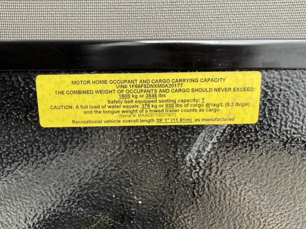 2022 Thor Motor Coach Miramar 37.1 - Photo 3