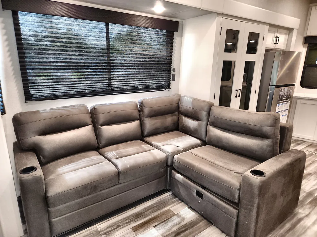 2026 Jayco Jay Flight Bungalow 404LOFT DS, Photos photo 3