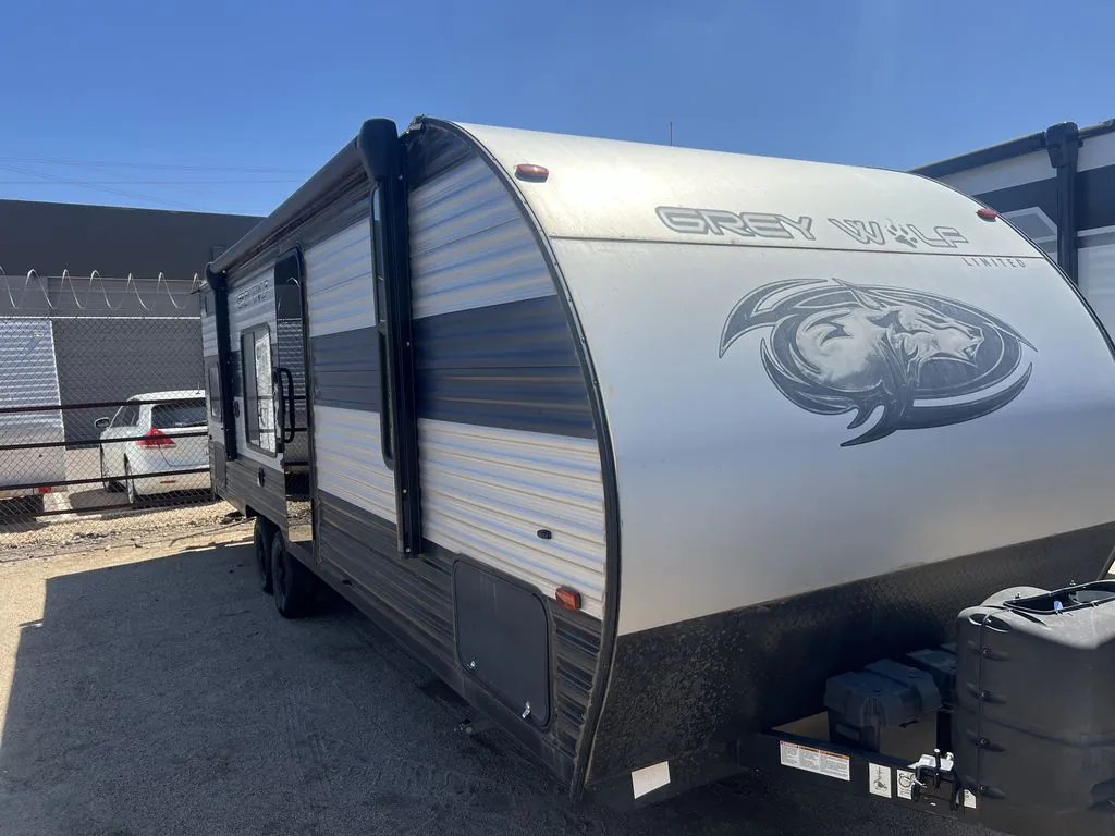 2022 Forest River Cherokee Grey Wolf 26DJSE