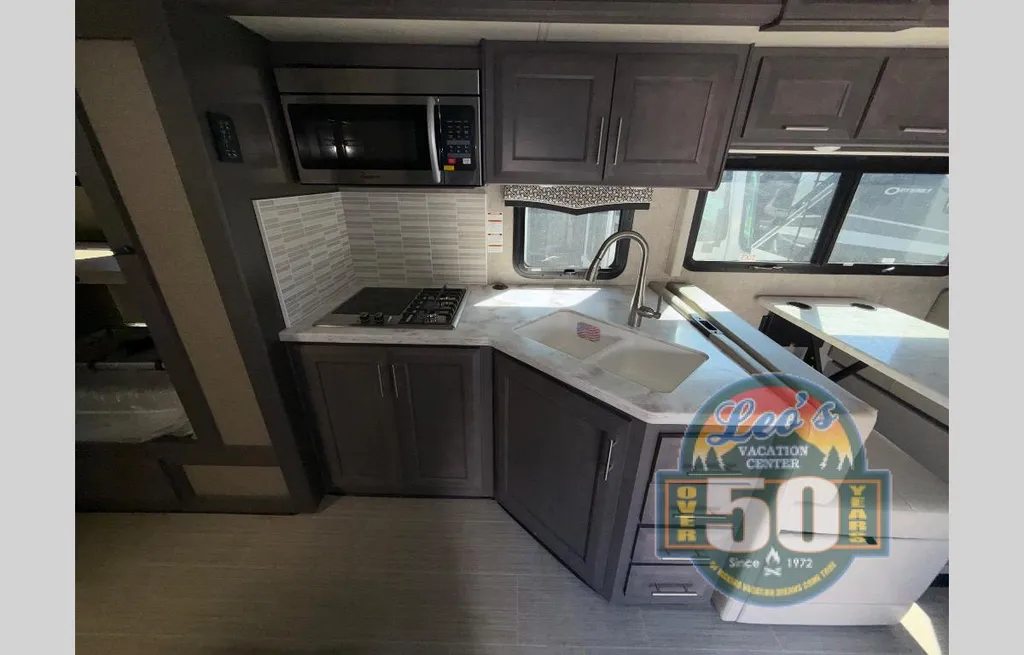 2022 Thor Motor Coach Magnitude RS36, Photos photo 18