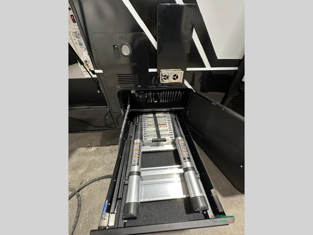 2026 Brinkley Model G 3970, Photos photo 10
