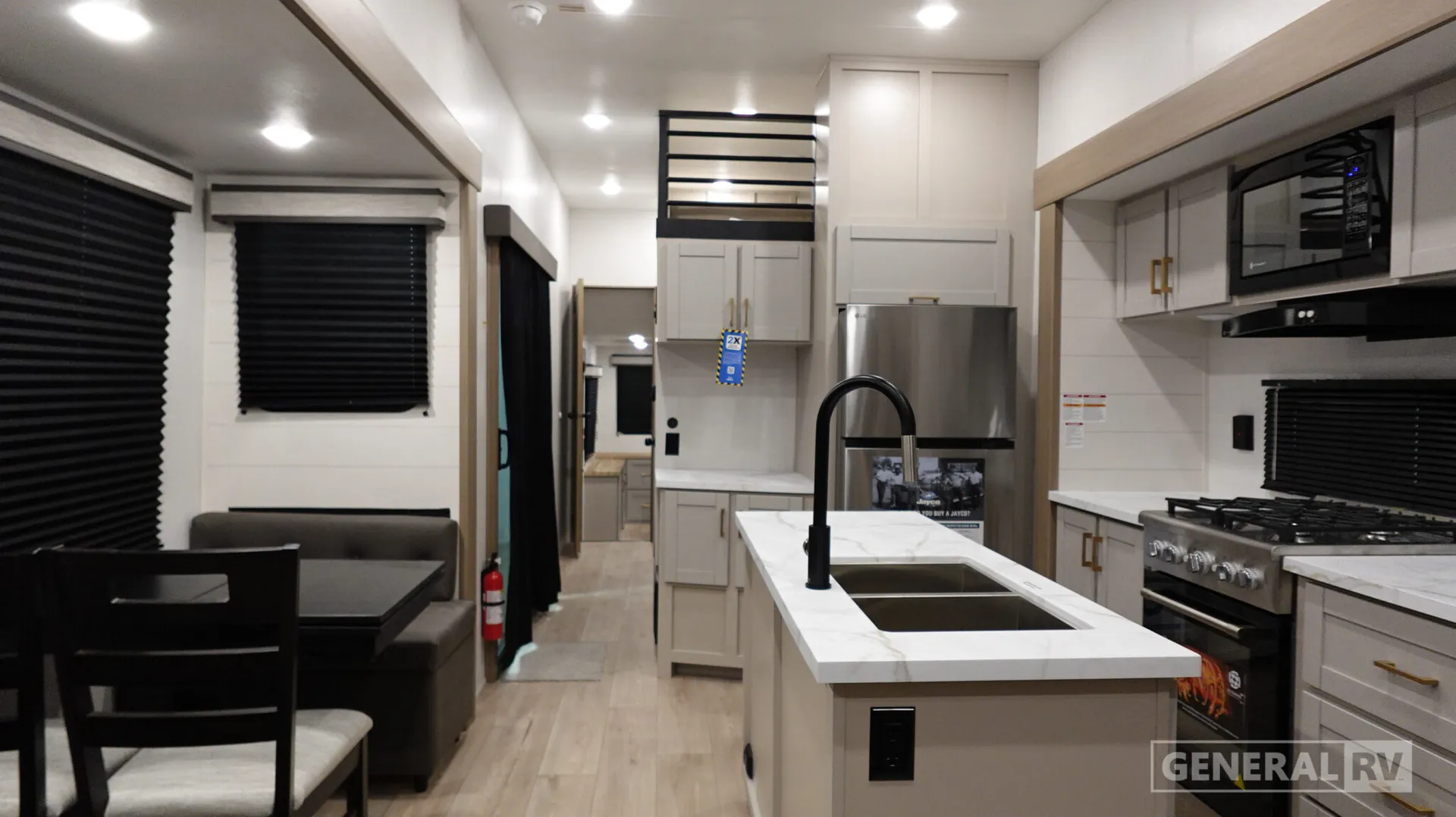 2026 Jayco Jay Flight Bungalow 401LOFT - Photo 3