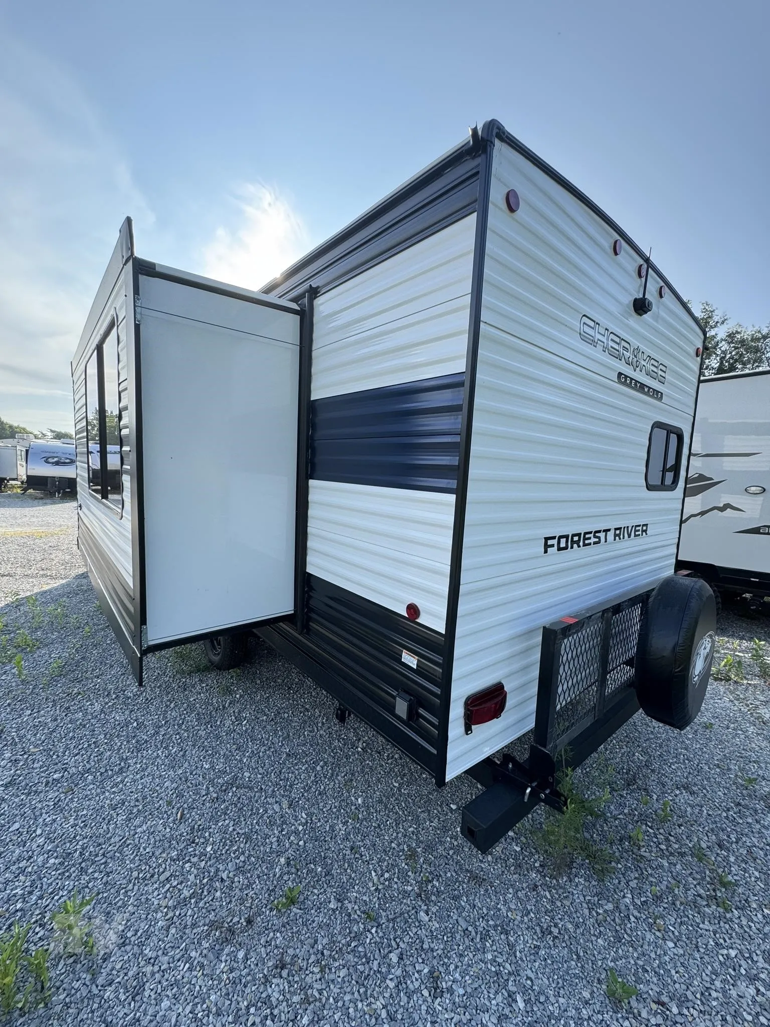 2026 Forest River Cherokee Grey Wolf 26SS — Photo 6