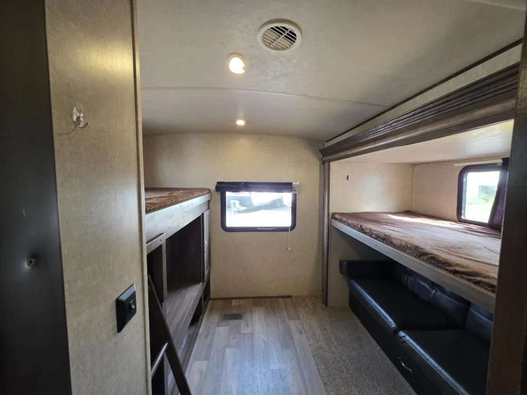 2018 Forest River Vibe 308BHS, Photos photo 39