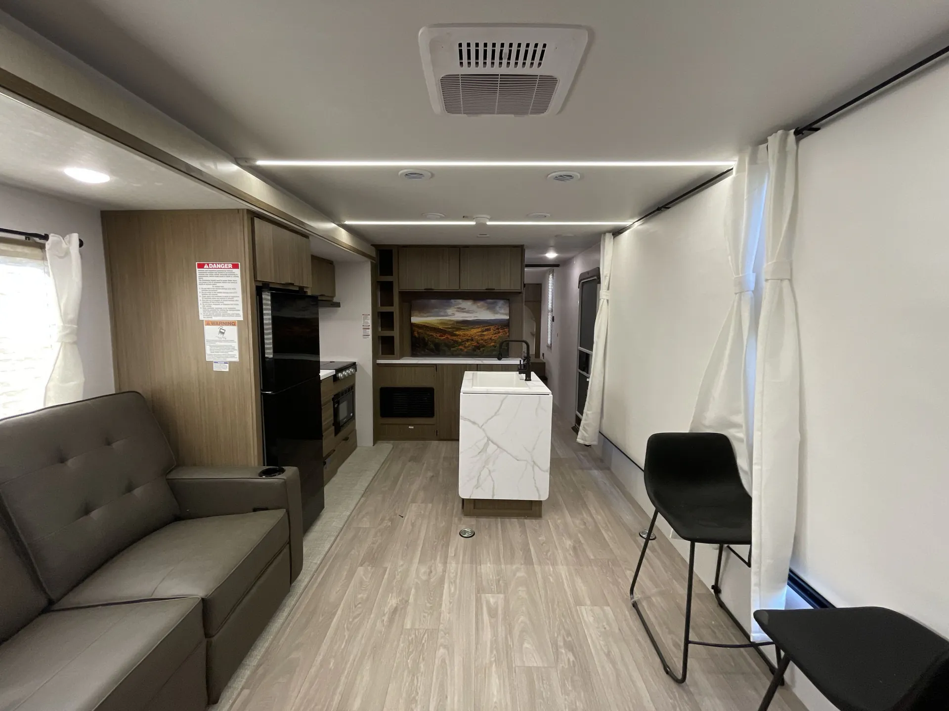 2026 Forest River Wildwood Fsx 28VC — living area main