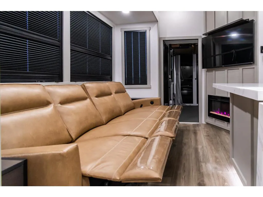 2025 Brinkley Model G 3500, Photos photo 9