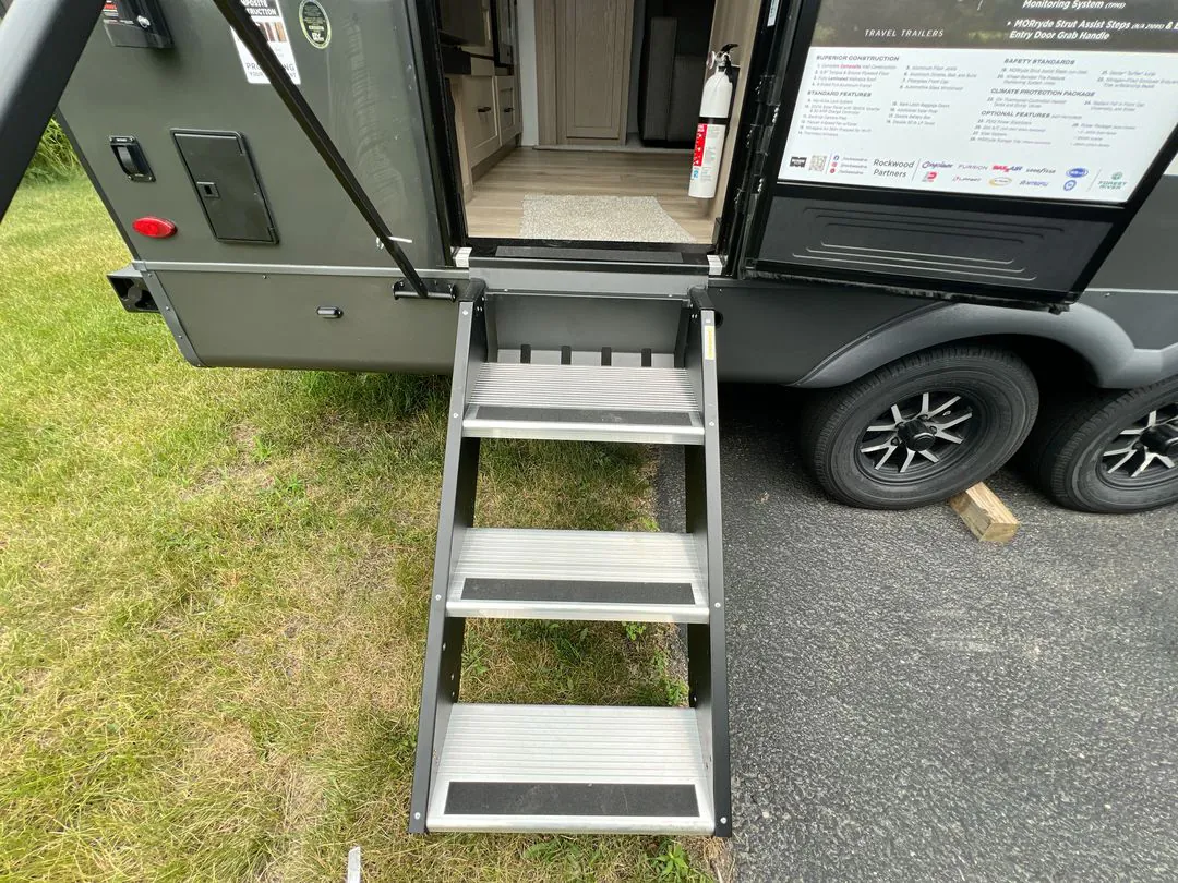 2026 Forest River Rockwood Mini Lite 2515S - Photo 3